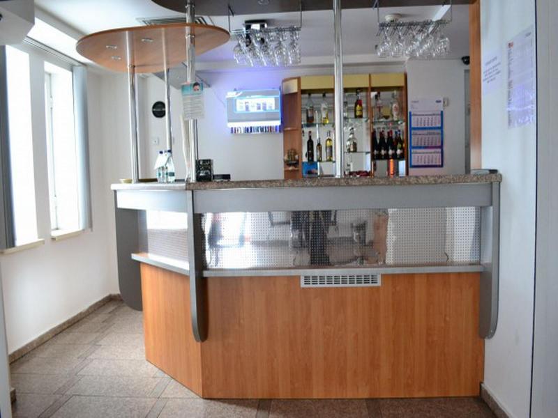 酒店 Plus Hotel Craiova