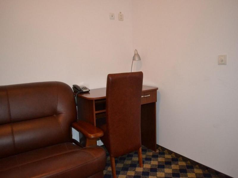 Plus Hotel 酒店 3*