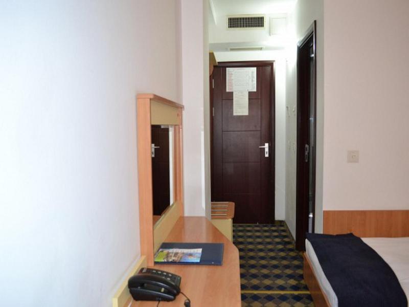 Plus Hotel 3*