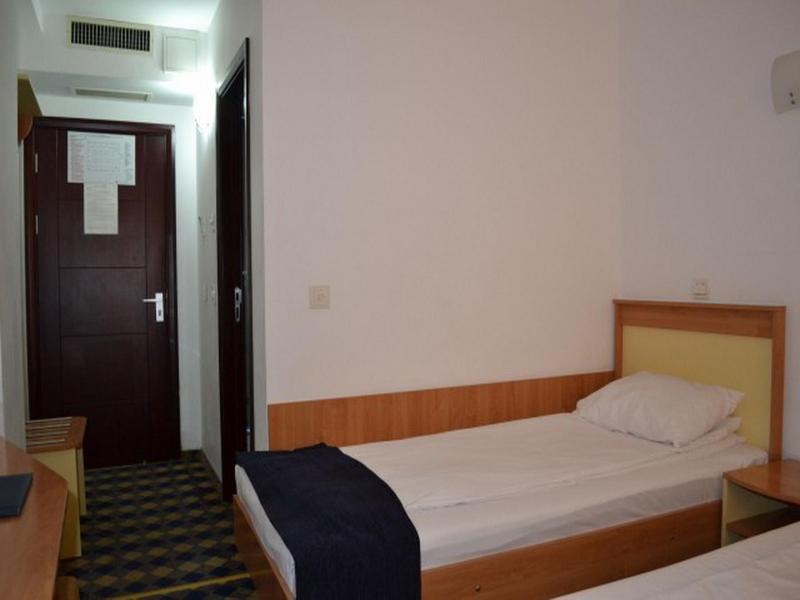 Plus Hotel 3*