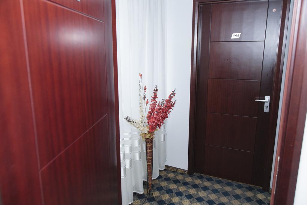 酒店 Plus Hotel