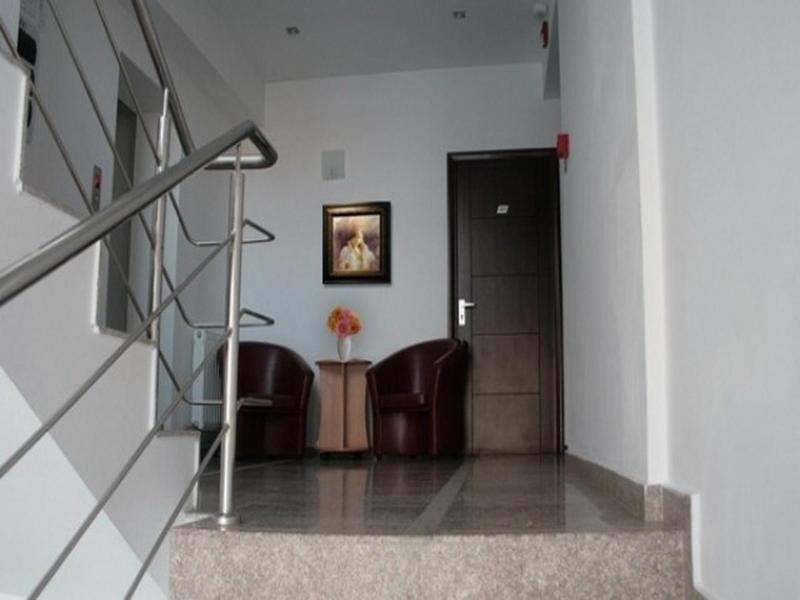 Plus Hotel 酒店 Craiova