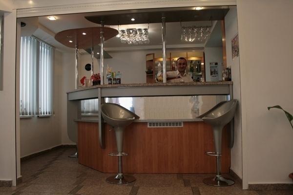 Plus Hotel 酒店 Craiova